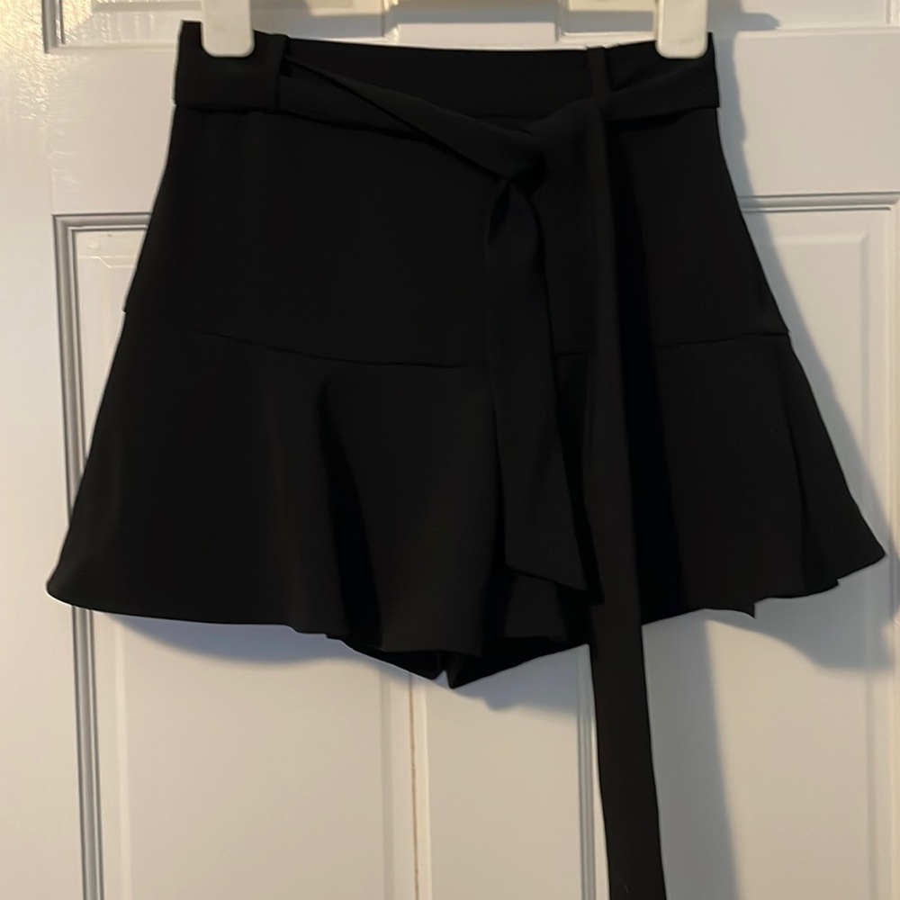 Zara black skirt with shorts built in XS only worn once